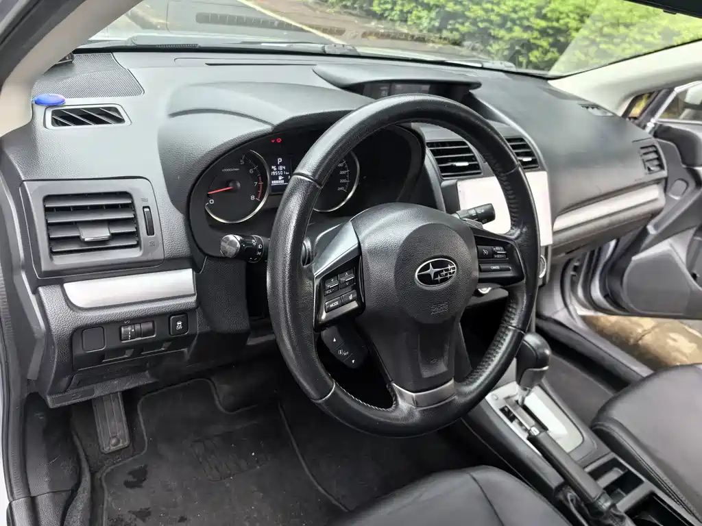 Subaru XV 2013 — фото 11