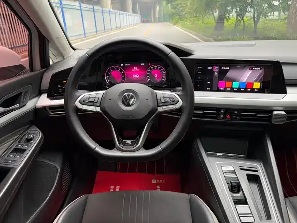 Volkswagen Golf 2022
