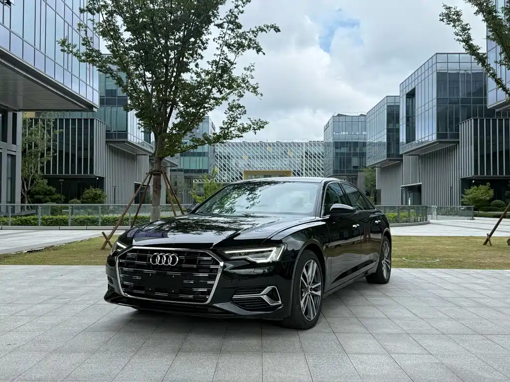Audi A6L 2023 — фото 1