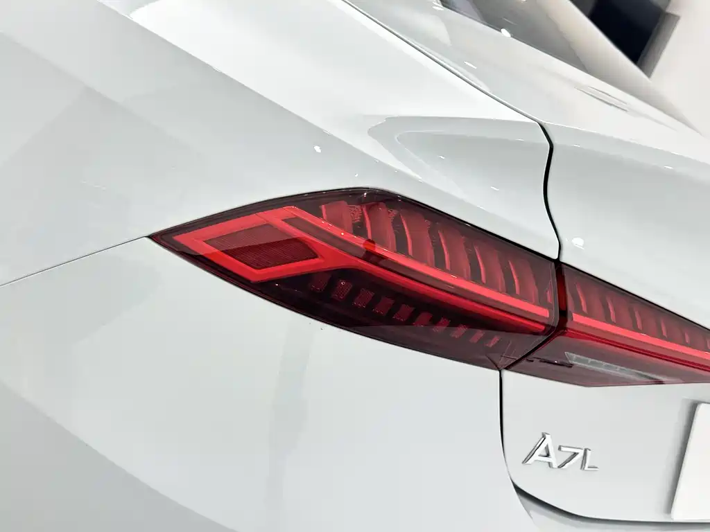 Audi A7L 2022 — фото 20