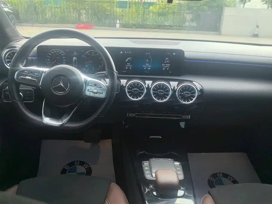 Mercedes-Benz A-Class 2021 — фото 12