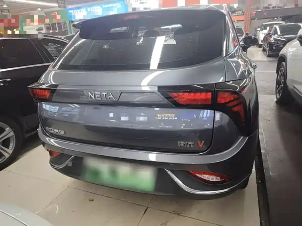 Neta V 2022