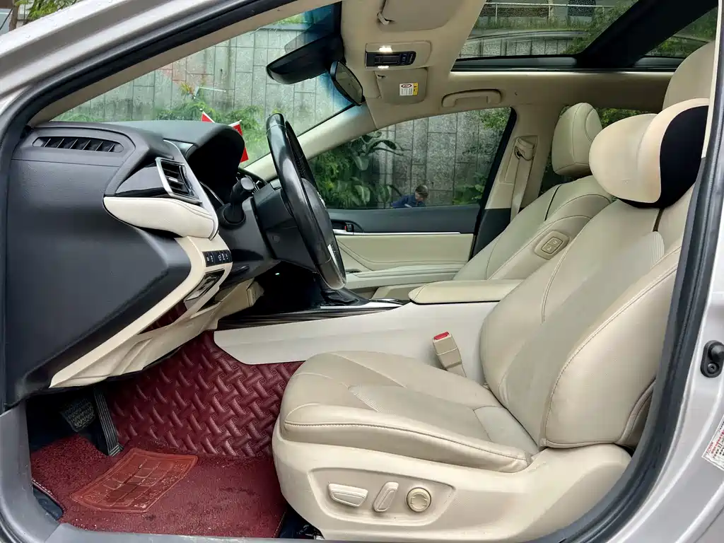 Toyota Camry 2019 — фото 4