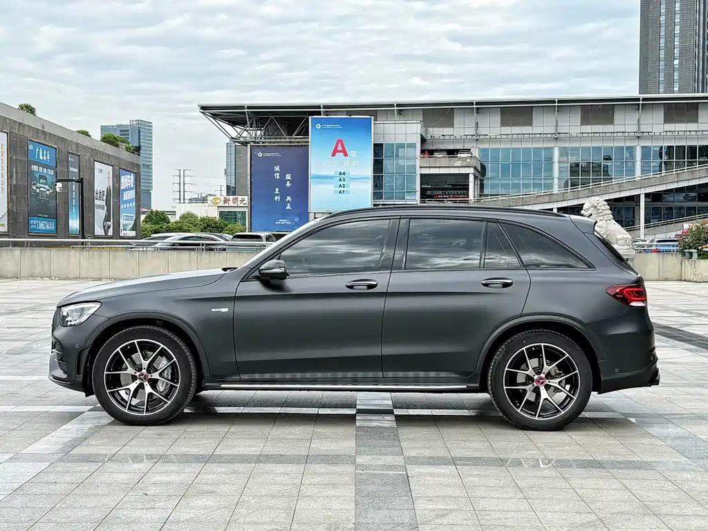 Mercedes-Benz GLC AMG 2022 — фото 5