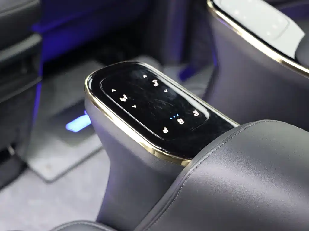GAC Motor Trumpchi M8 2025 — фото 19