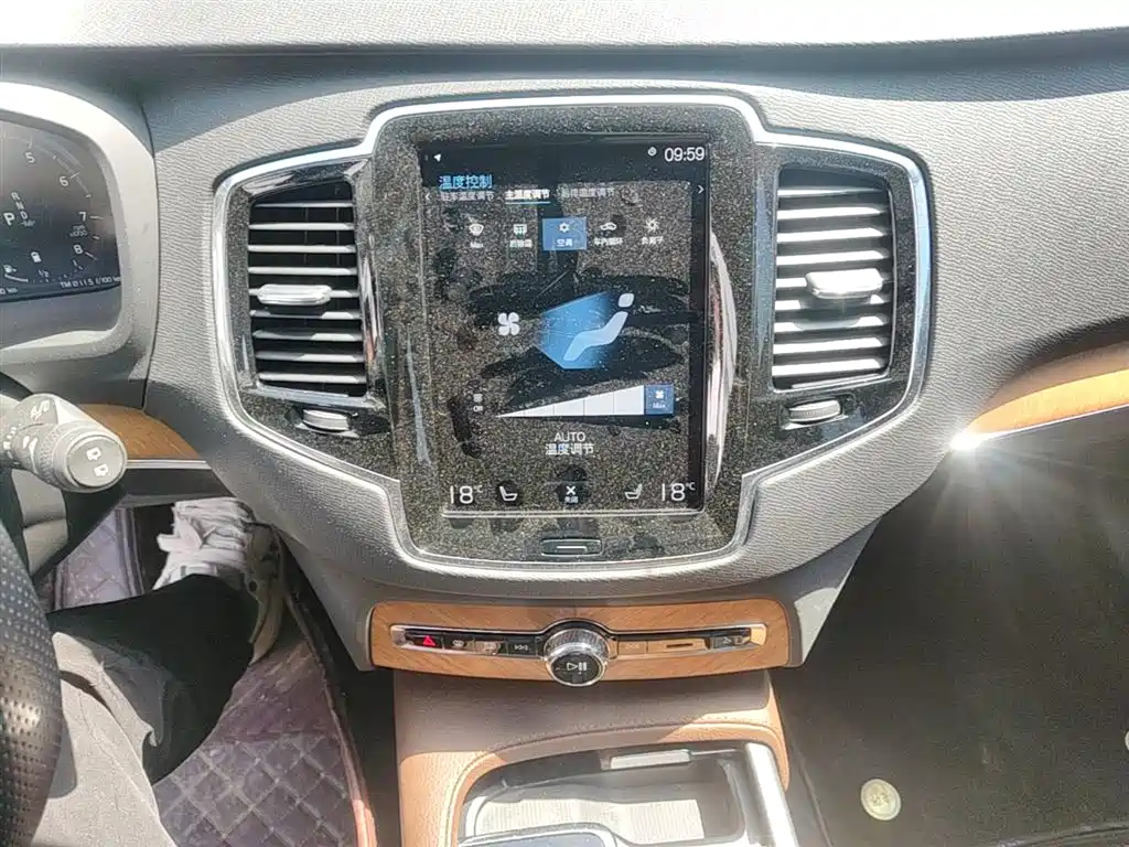 Volvo XC90 2021 — фото 20