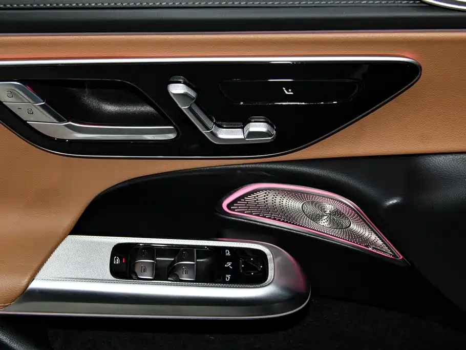 Mercedes-Benz E-Class 2025 — фото 26