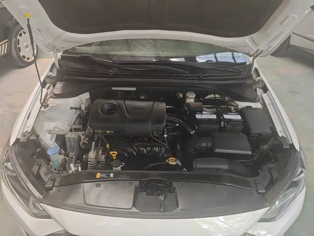 Hyundai Elantra 2018 — фото 20