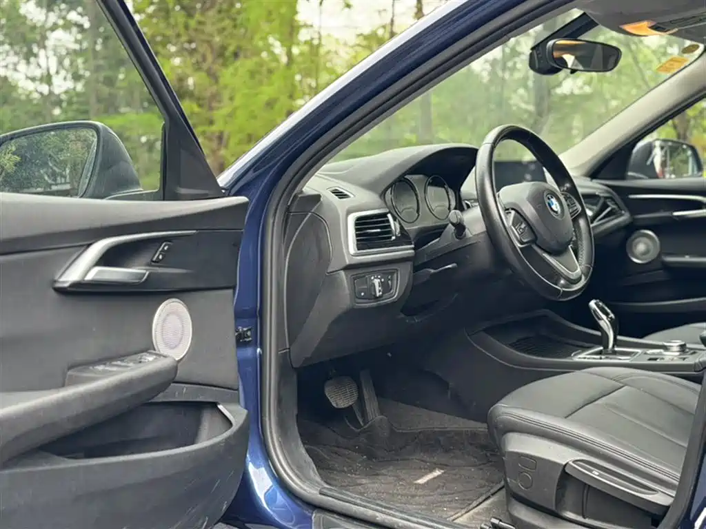BMW 1 Series 2021 — фото 12
