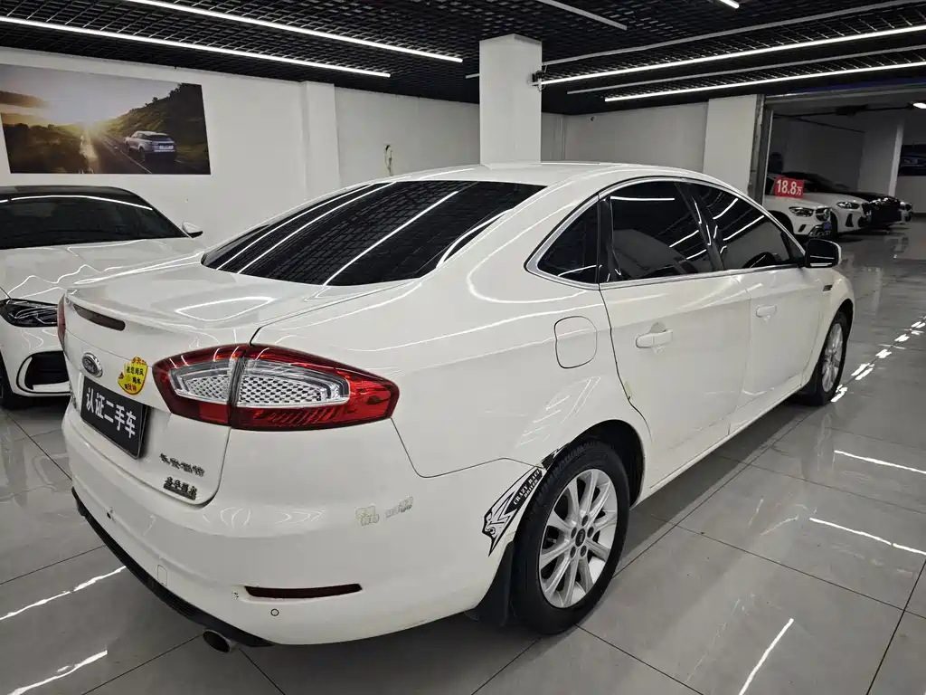Ford Mondeo 2014 — фото 5