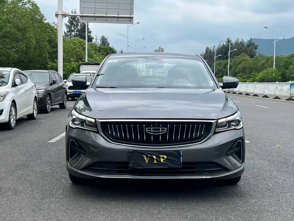 Geely Emgrand 2022