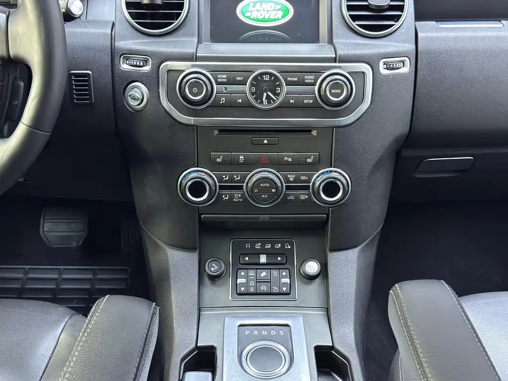 Land Rover Discovery 2015 — фото 11