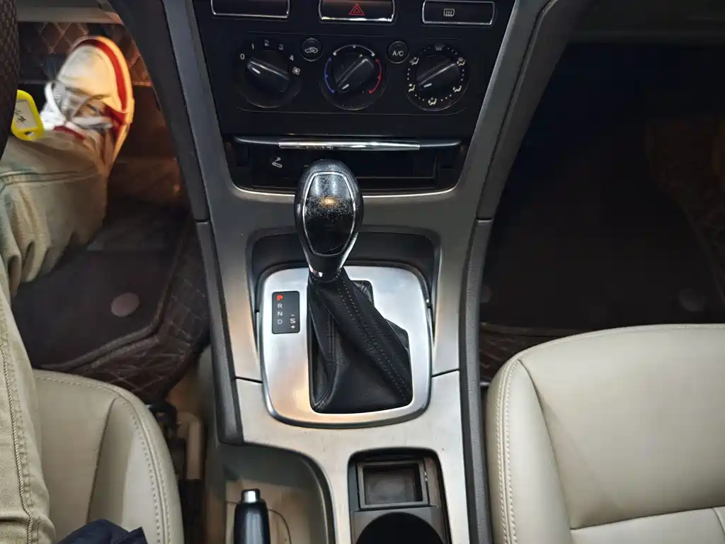 Ford Mondeo 2014 — фото 12