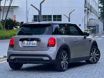 MINI MINI 2023