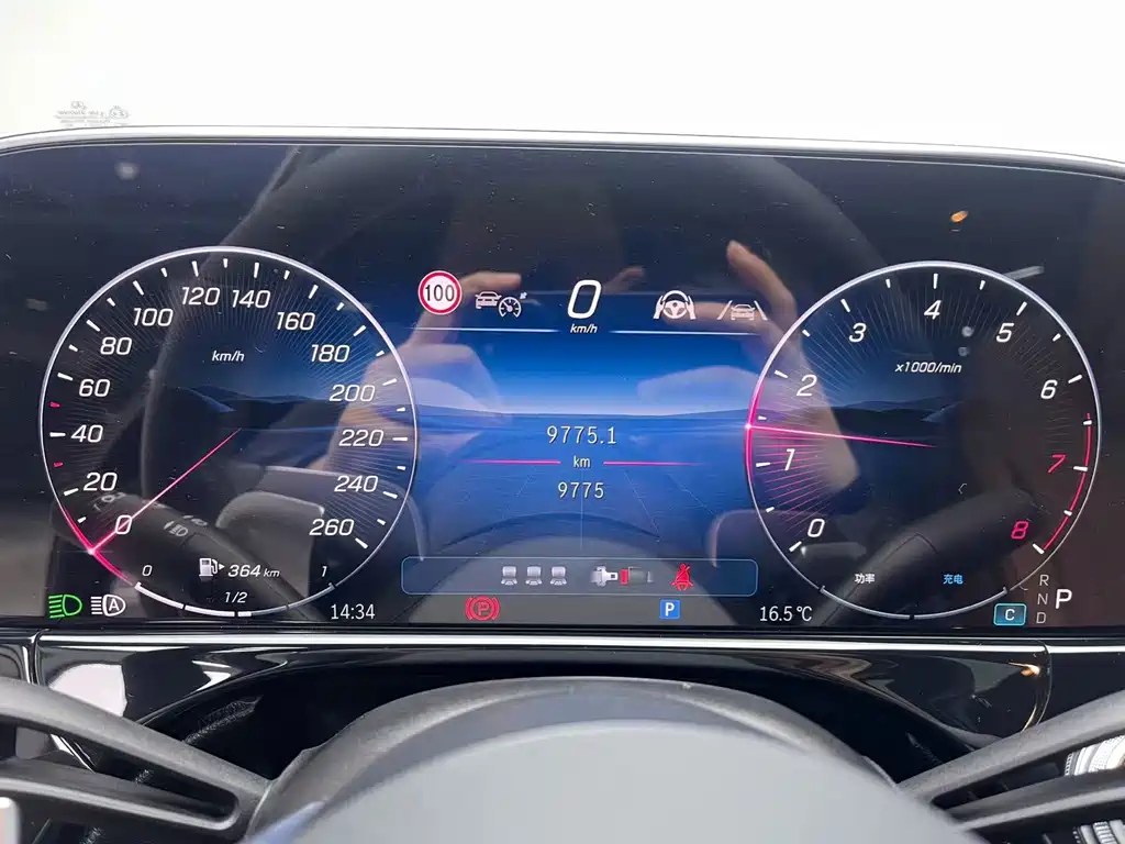 Mercedes-Benz E-Class 2025 — фото 12