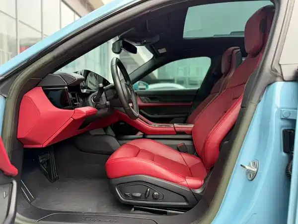 Porsche Taycan 2022
