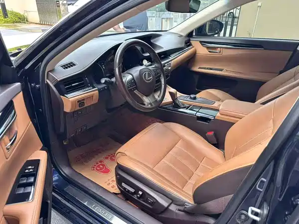 Lexus ES 2018
