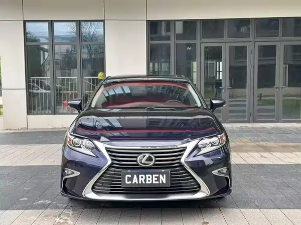 Lexus ES 2018