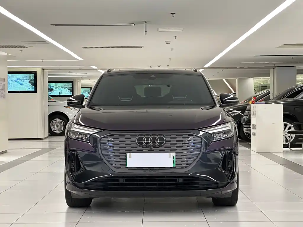 Audi Q4 e-tron 2022 — фото 2
