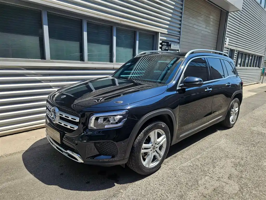 Mercedes-Benz GLB 2023 — фото 1