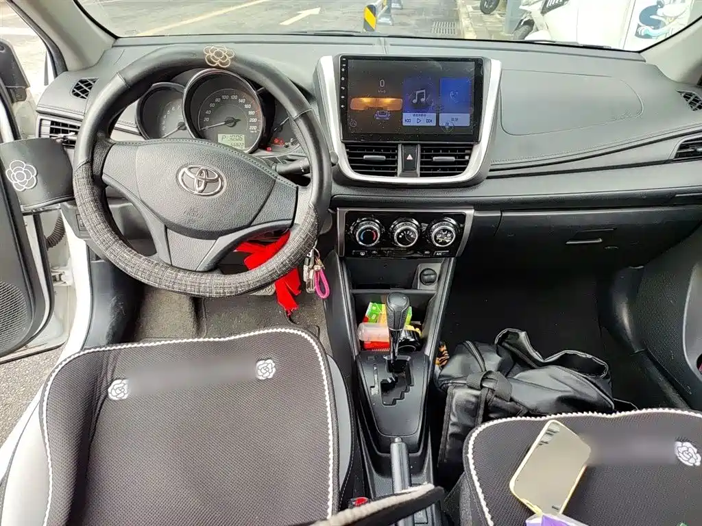 Toyota Yaris L 2020 — фото 13