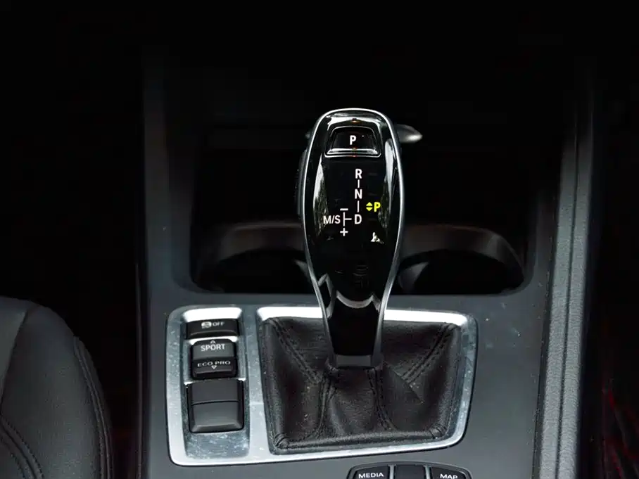 BMW 1 Series 2022 — фото 11