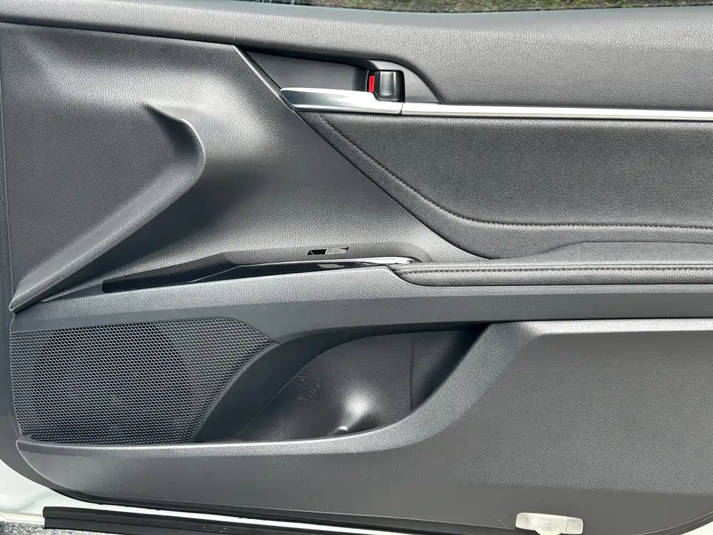 Toyota Camry 2022 — фото 20