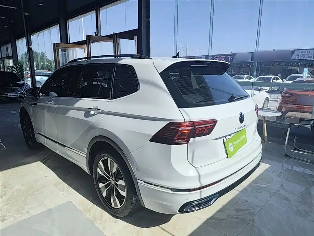 Volkswagen Tiguan L 2023 — фото 5