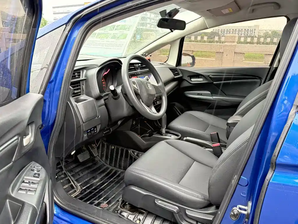 Honda Fit 2018 — фото 8
