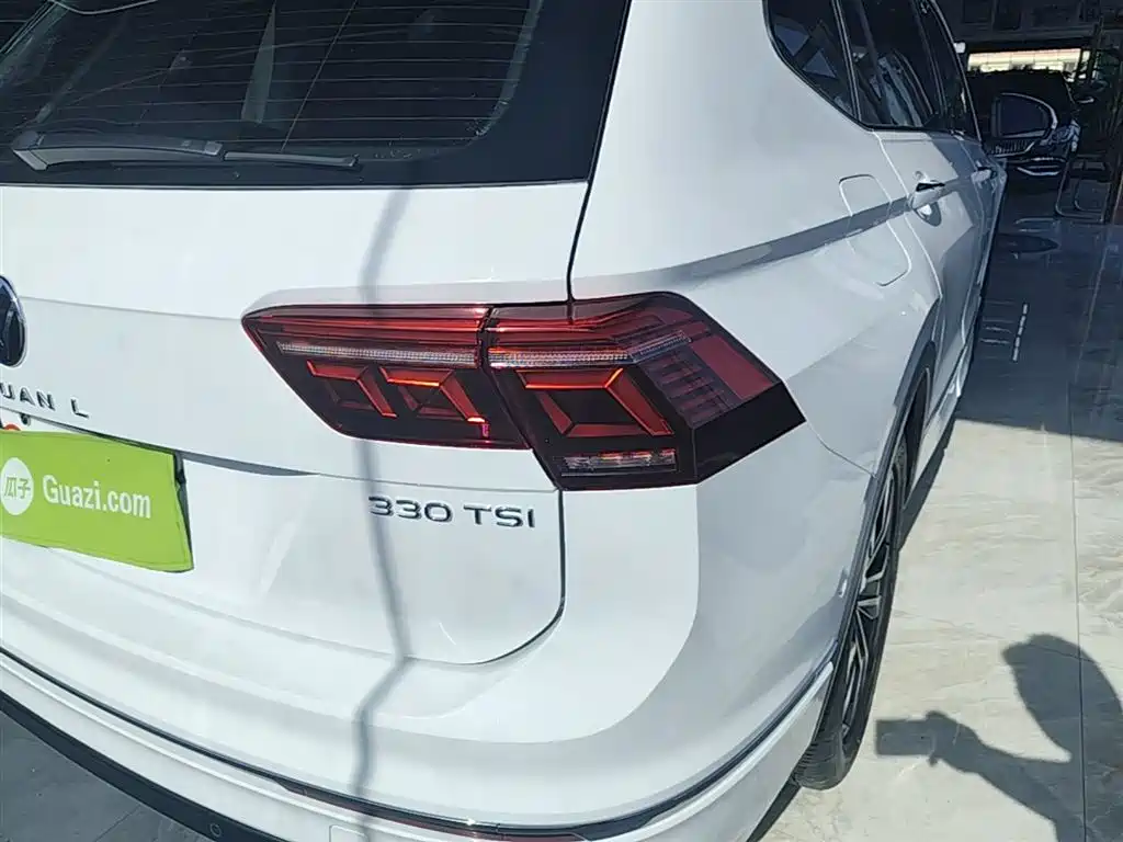 Volkswagen Tiguan L 2023 — фото 8