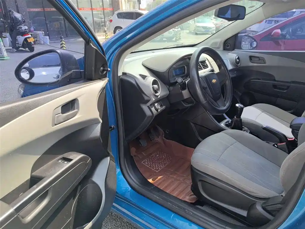 Chevrolet Aveo 2014 — фото 16