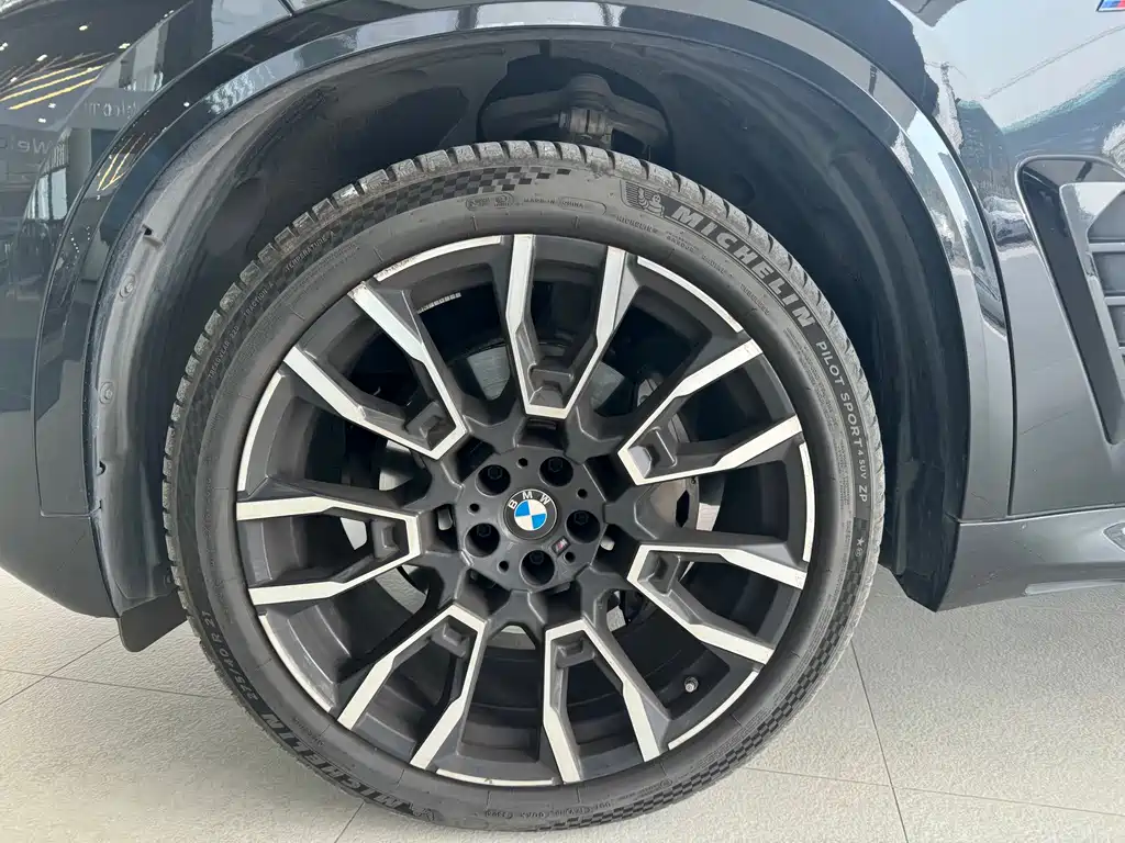 BMW X5 2025 — фото 10