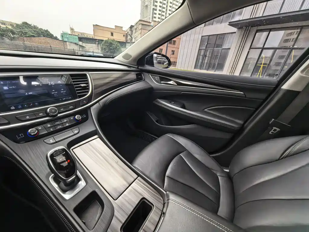 Buick LaCrosse 2020 — фото 18