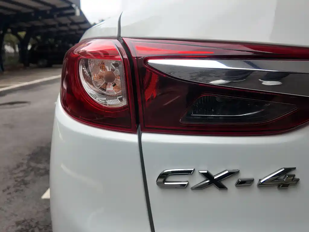Mazda CX-4 2017 — фото 19