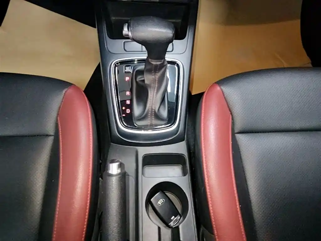 Kia KX Cross 2018 — фото 14