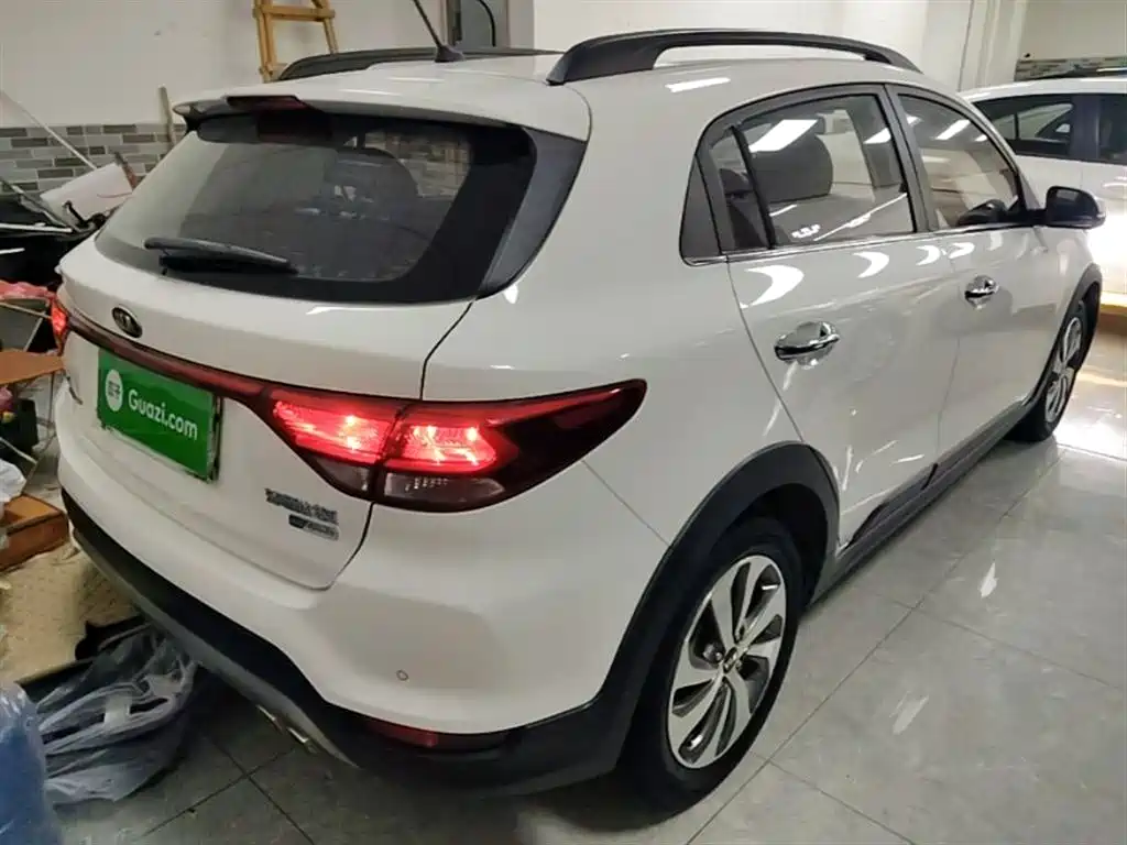 Kia KX Cross 2018 — фото 7