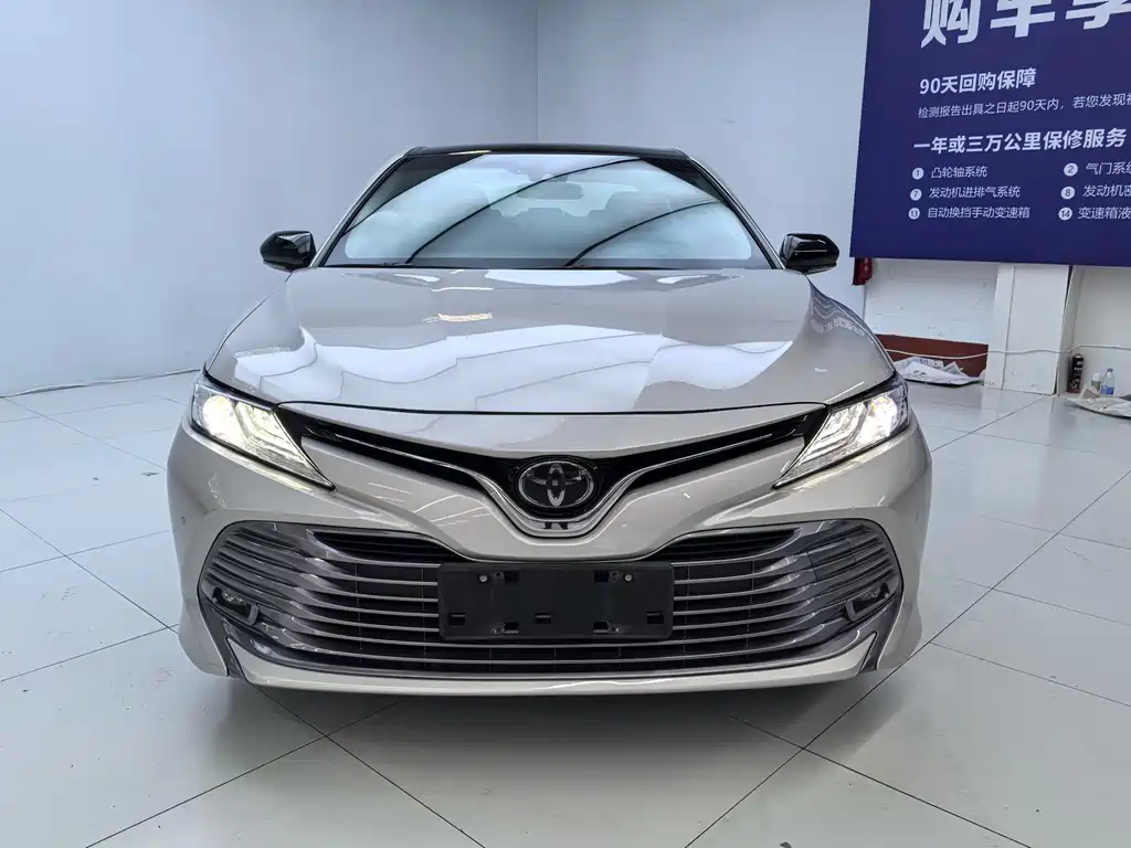 Toyota Camry 2020 — фото 2