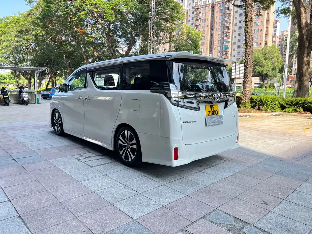 Toyota Vellfire 2021 — фото 7