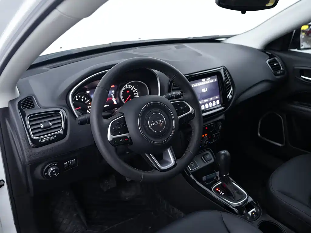 Jeep Compass 2021 — фото 15