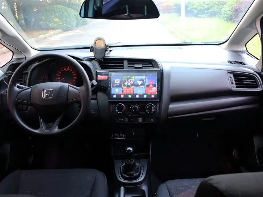 Honda Fit 2016 — фото 12