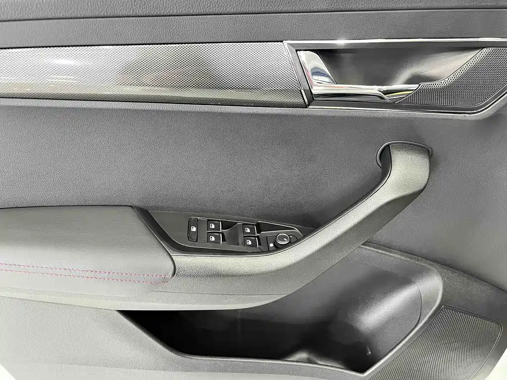 Skoda Karoq 2022 — фото 10