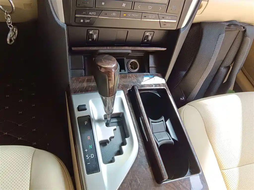Toyota Camry 2016 — фото 14