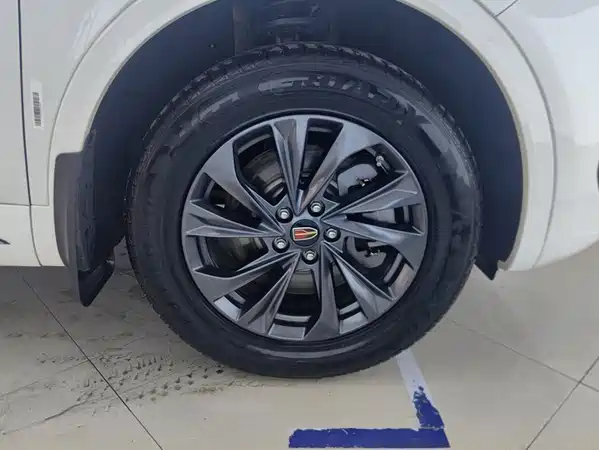 Hongqi HS5 2024