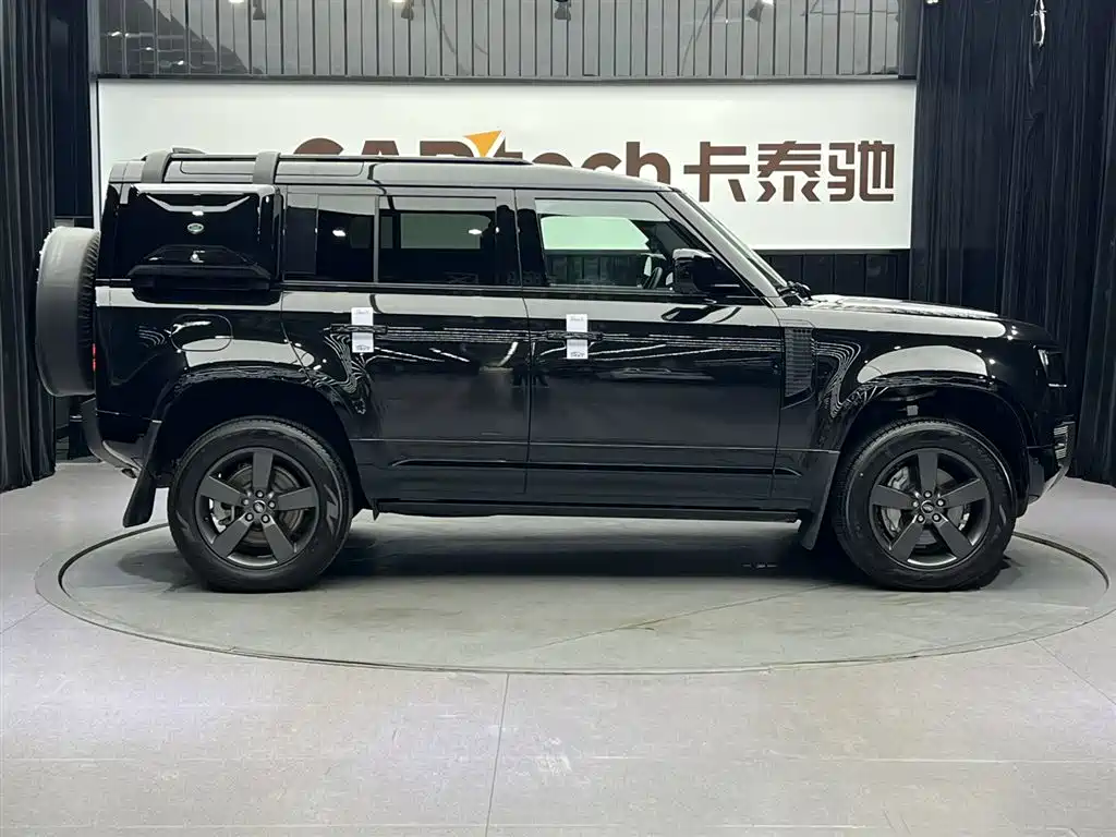 Land Rover Defender 2024 — фото 4