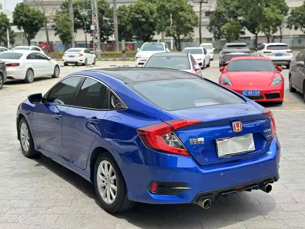 Honda Civic 2018 — фото 9