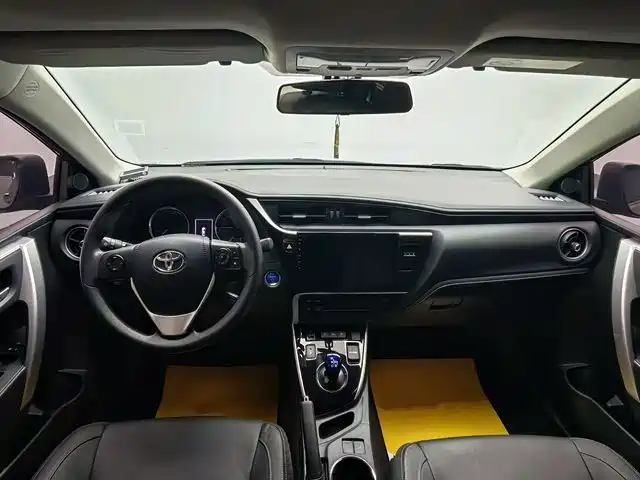 Toyota Corolla Hybrid 2022 — фото 11