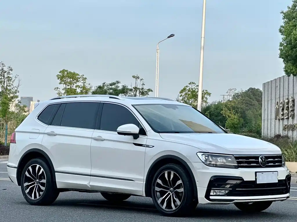 Volkswagen Tiguan L 2021 — фото 3