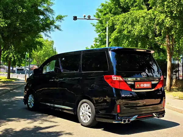 Toyota Alphard 2012