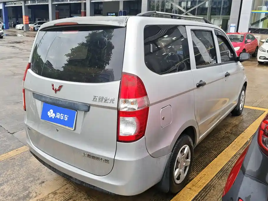 Wuling Hongguang 2015 — фото 3