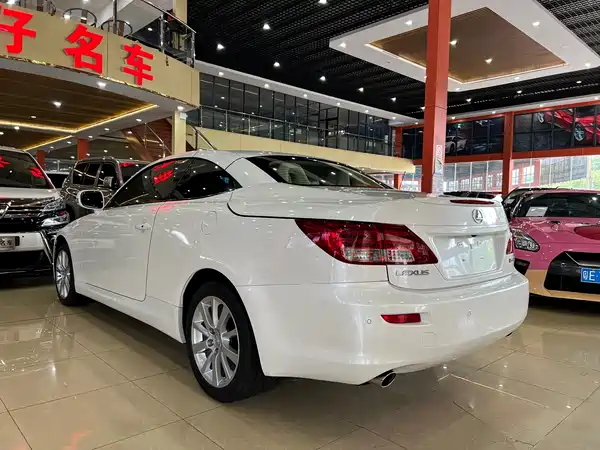 Lexus IS 2010
